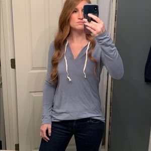 Hooded grey/blue top